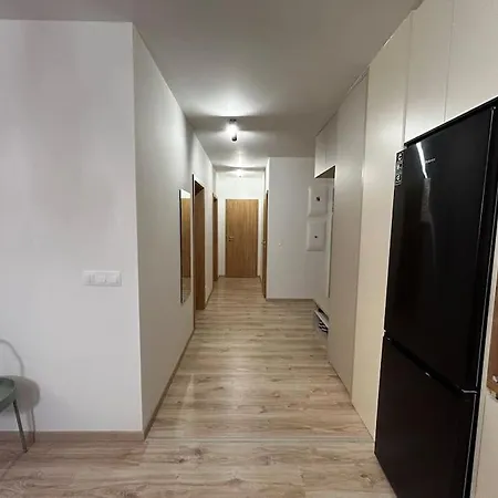 New 2 Bedroom Apartment By The Airport - Free Parking Bratislava Exterior photo