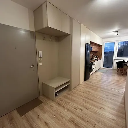 New 2 Bedroom Apartment By The Airport - Free Parking Bratislava Exterior photo