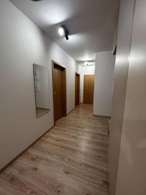 New 2 Bedroom By The Airport - Free Parking Appartamento Bratislava